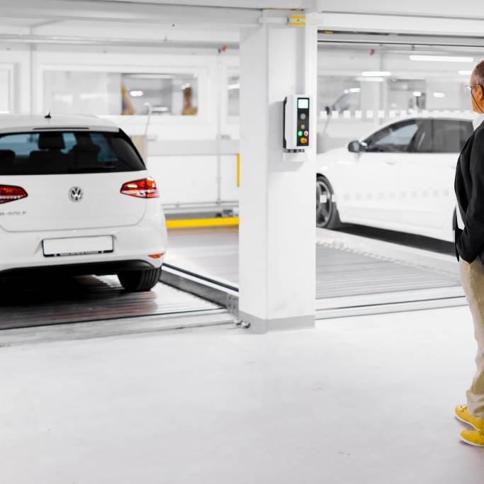 woehr_combilift_carparkingsystem_autoparksystem-d57c5232 (1)